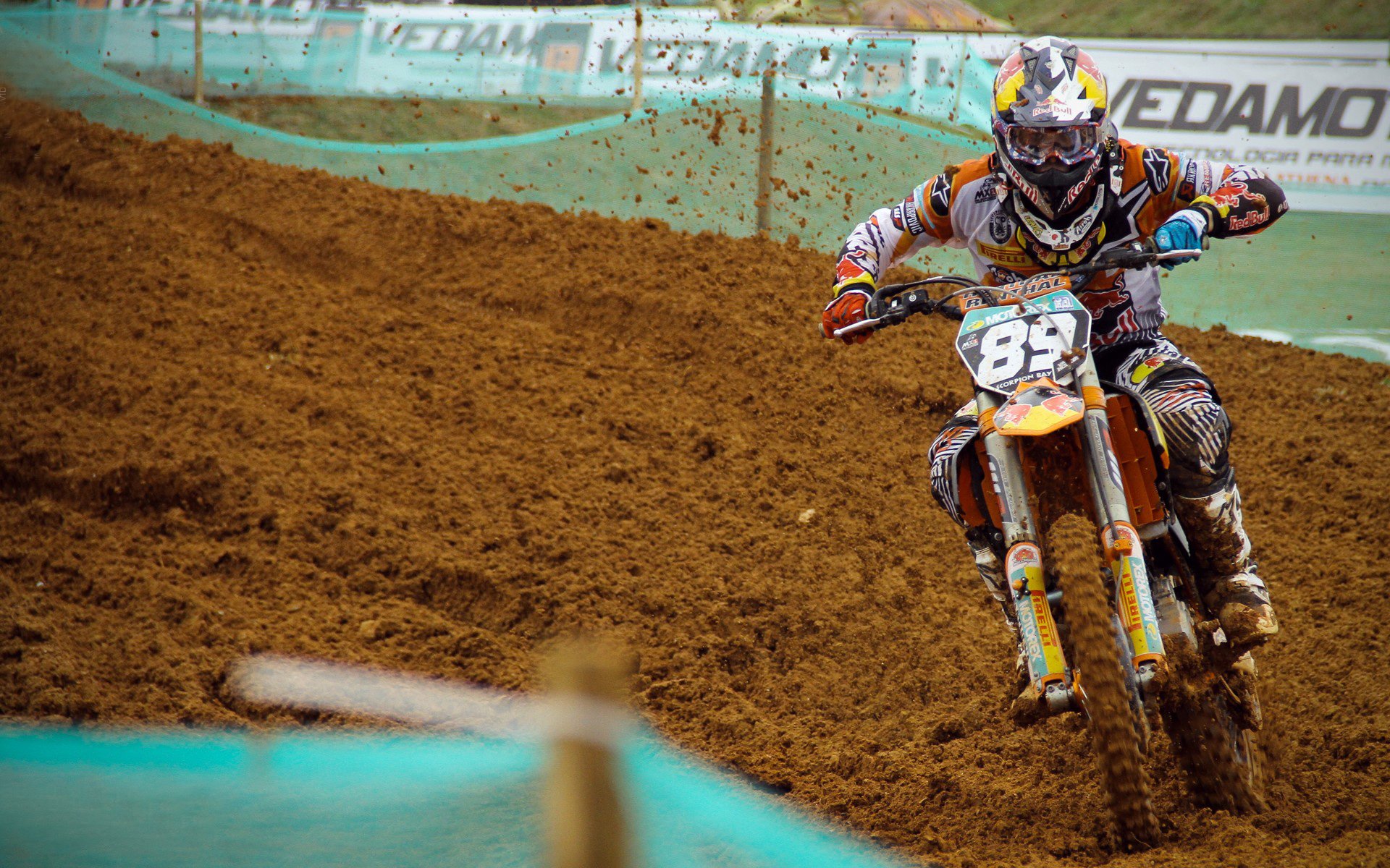 羽毛球比赛决胜局紧张激烈